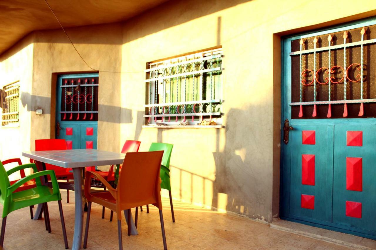 Bed and Breakfast Bedouin Pink Ecohouse Wadi Musa Exterior foto