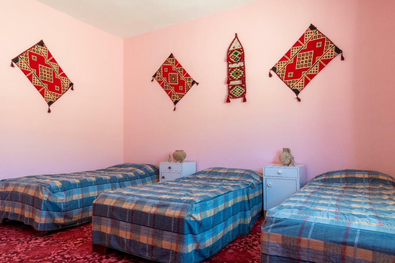 Bed and Breakfast Bedouin Pink Ecohouse Wadi Musa Exterior foto